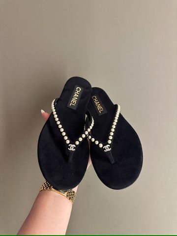 Chanel Cruise 24/25 Pearl Thong Sandal – Anastasia