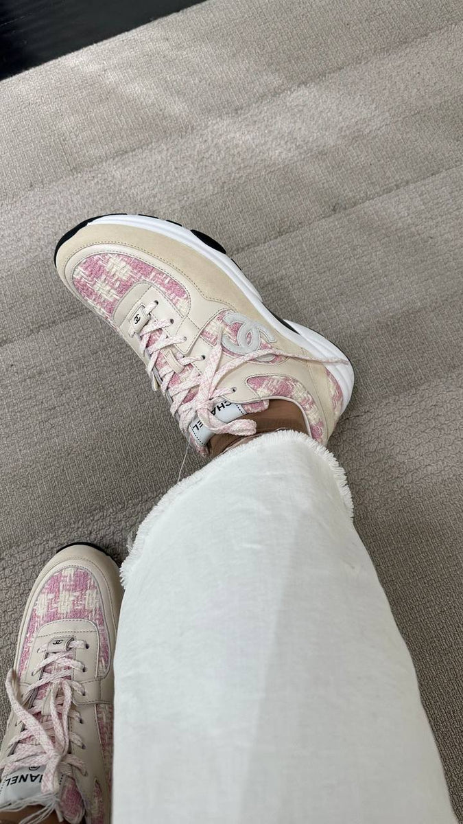 CHANEL Pink Tweed CC sneakers 2023 – Anastasia personal shopper