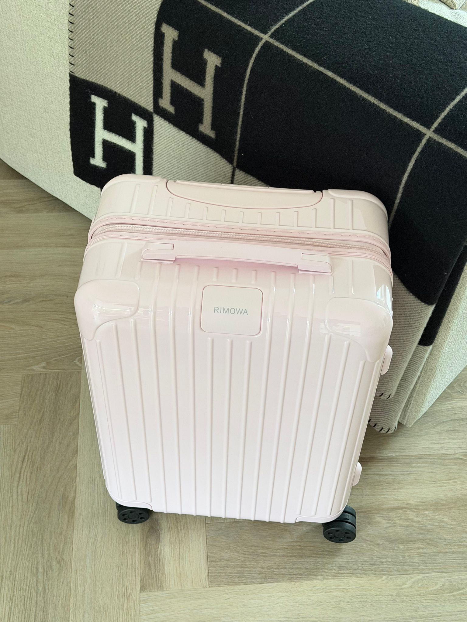 Rimowa Gloss Ballerina Pink Cabin Case – Personal Shopper London