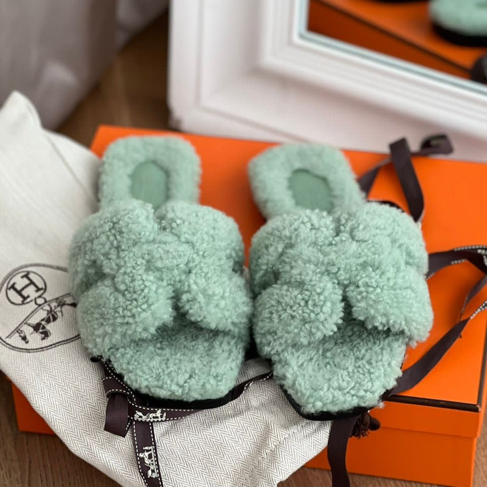 Hermes 2022 Teddy Bear Vert d'eau Oran woolskin sandals