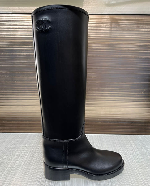 CHANEL Fall-Winter 22/23 black high boots